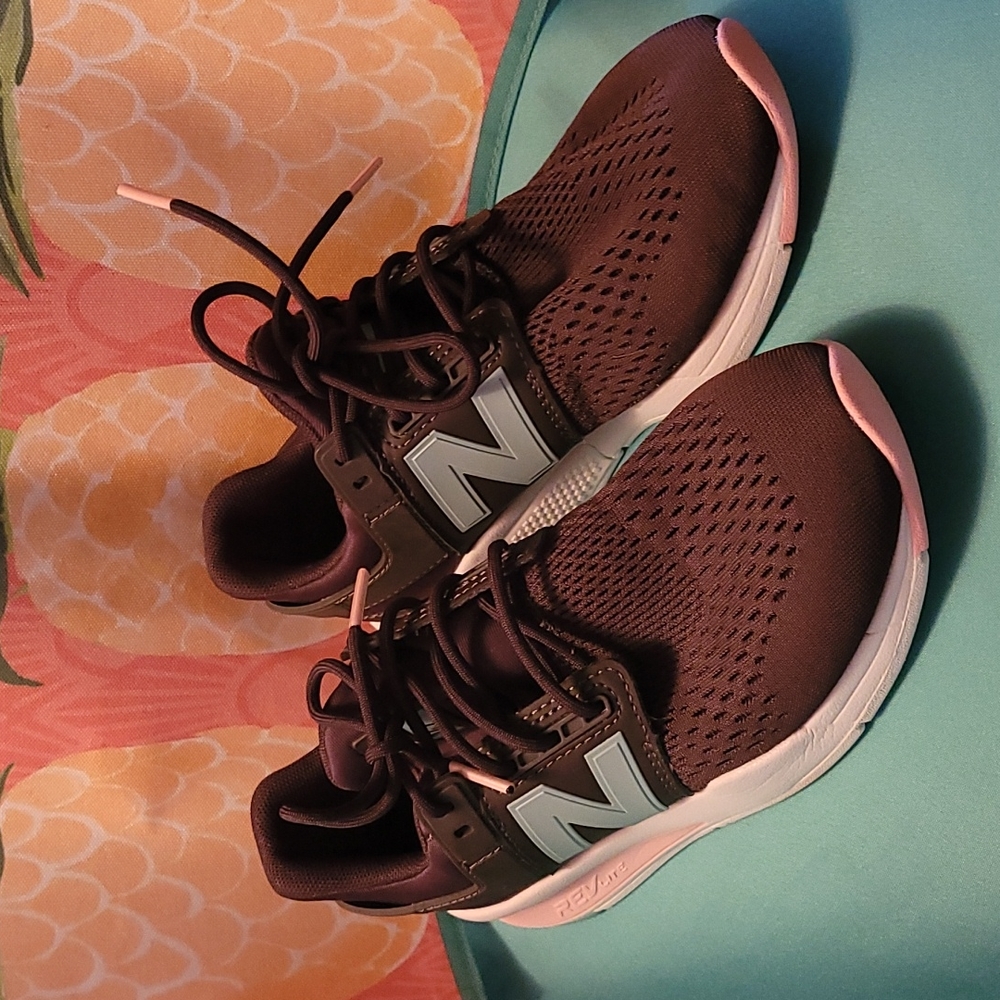 New Balance tritium athletic shoes
